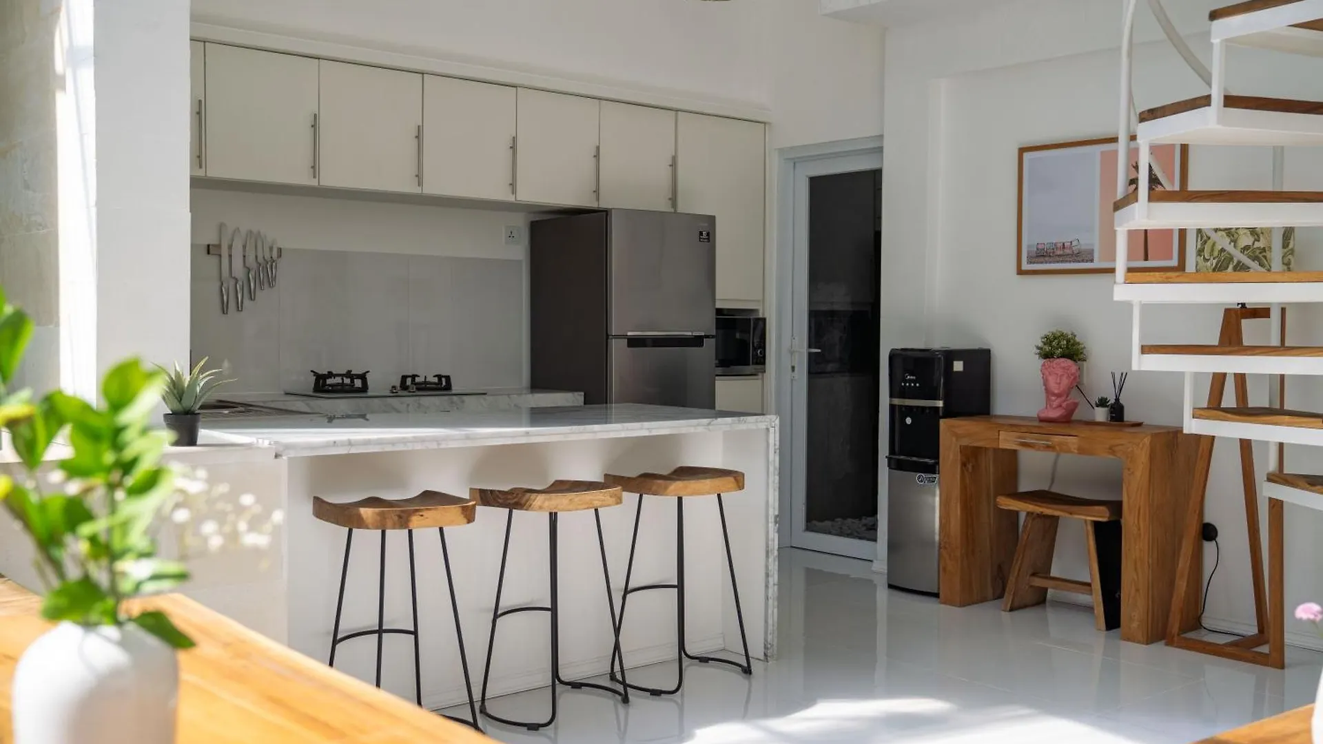 Spacious 3 Bedroom Villa With Private Pool And Billiards contacts