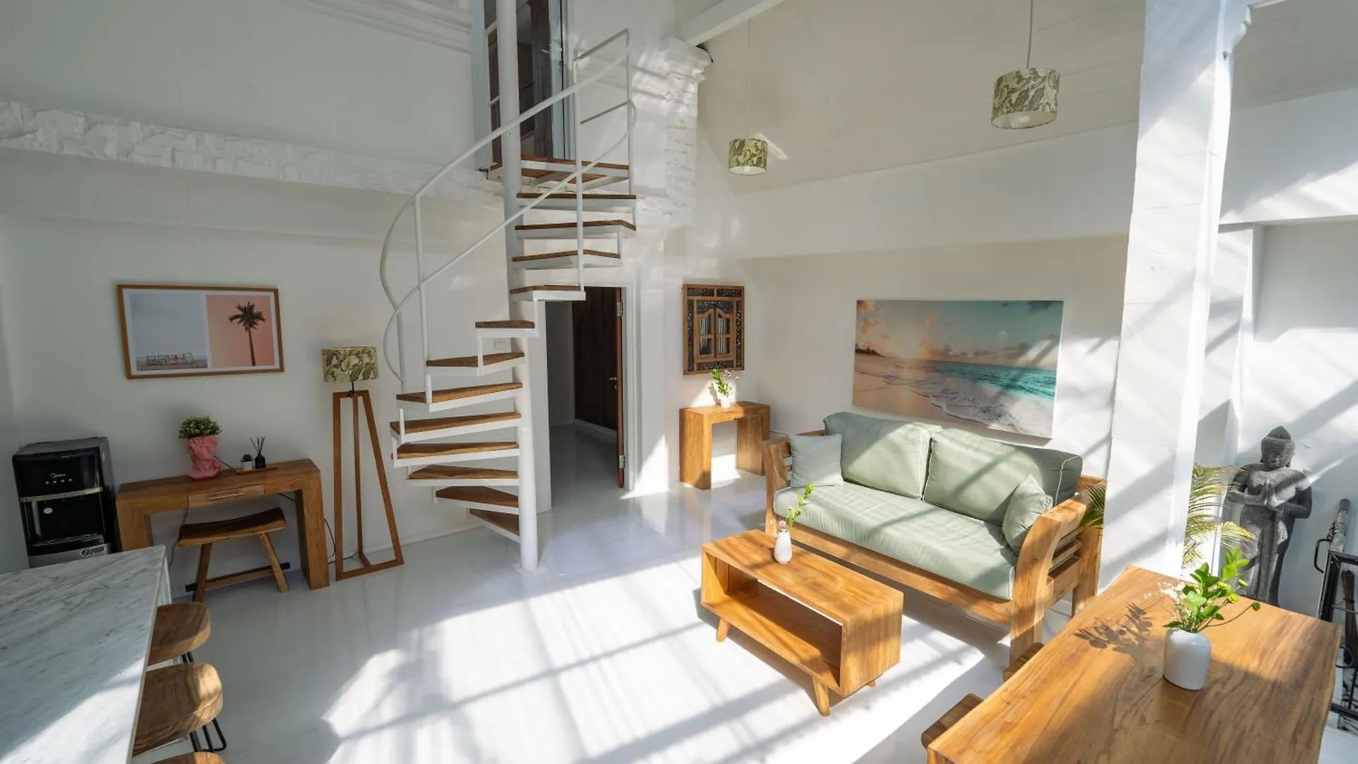Spacious 3 Bedroom Villa With Private Pool And Billiards Seminyak