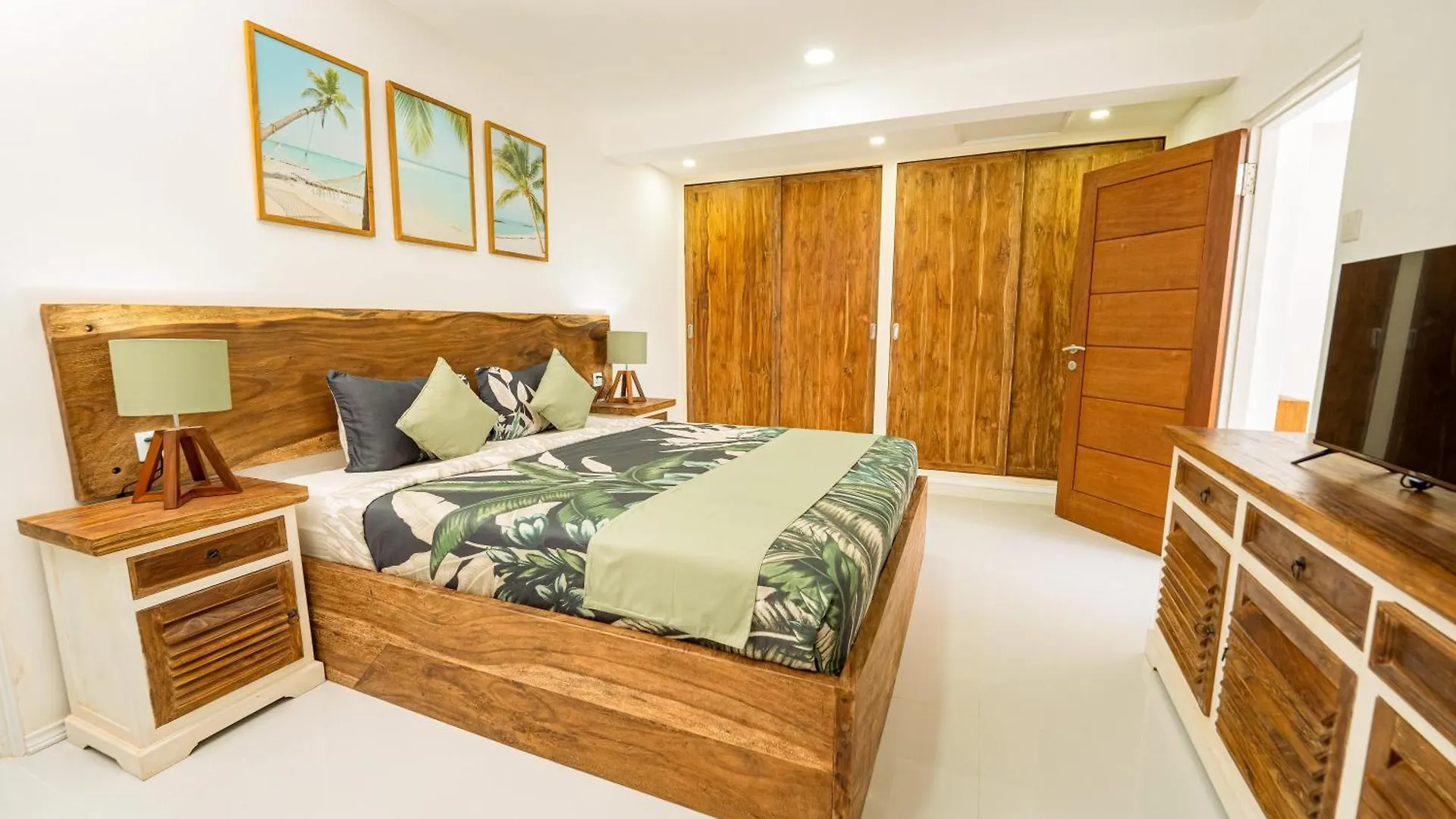 Spacious 3 Bedroom Villa With Private Pool And Billiards Seminyak  Indonesia